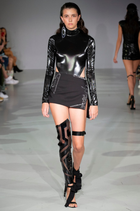 https://fabukmagazine.com/light-shadow-x-punk-rave-x-esa-liang-ss20-fashion-show-with-fashion-scout/light-shadow-ss20-12/