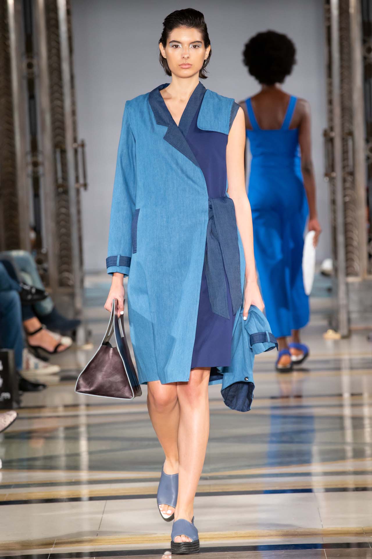 her Aida crowds at LFW SS19 collection during Fashion designer Tunisian presented Anissa to