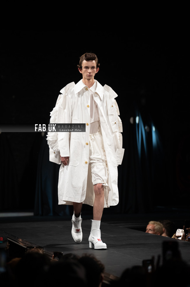 Walter Van Beirendonck Menswear Fashion Show Collection Spring Summer 2023,  Runway look #029 – Paris Fashion Week. – NOWFASHION