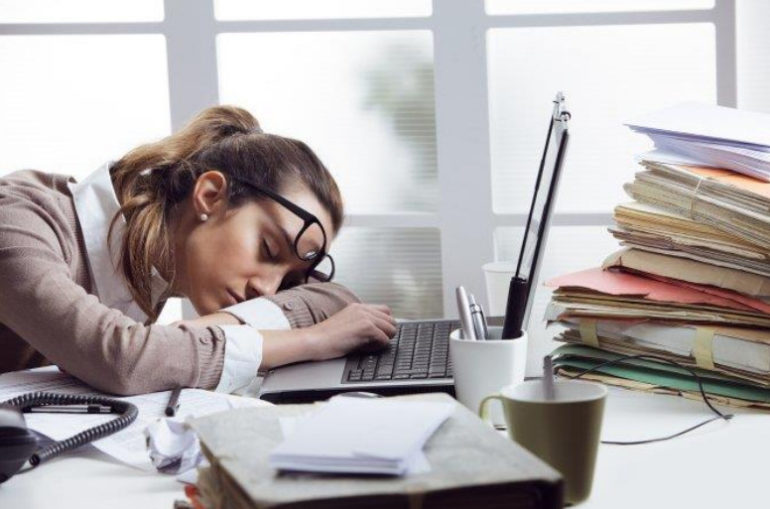 5 SIGNS YOUR OFFICE HATES YOU