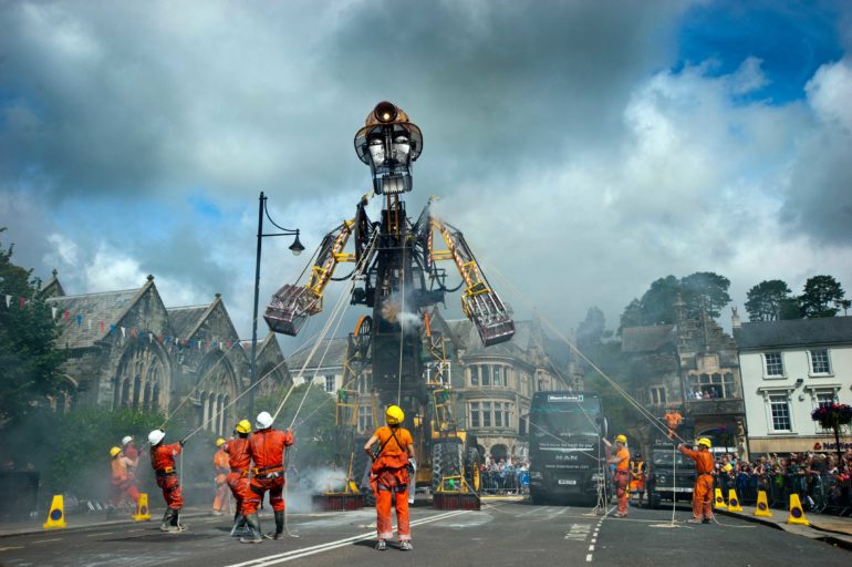 UK's Largest Ever Mechanical Puppet (2)