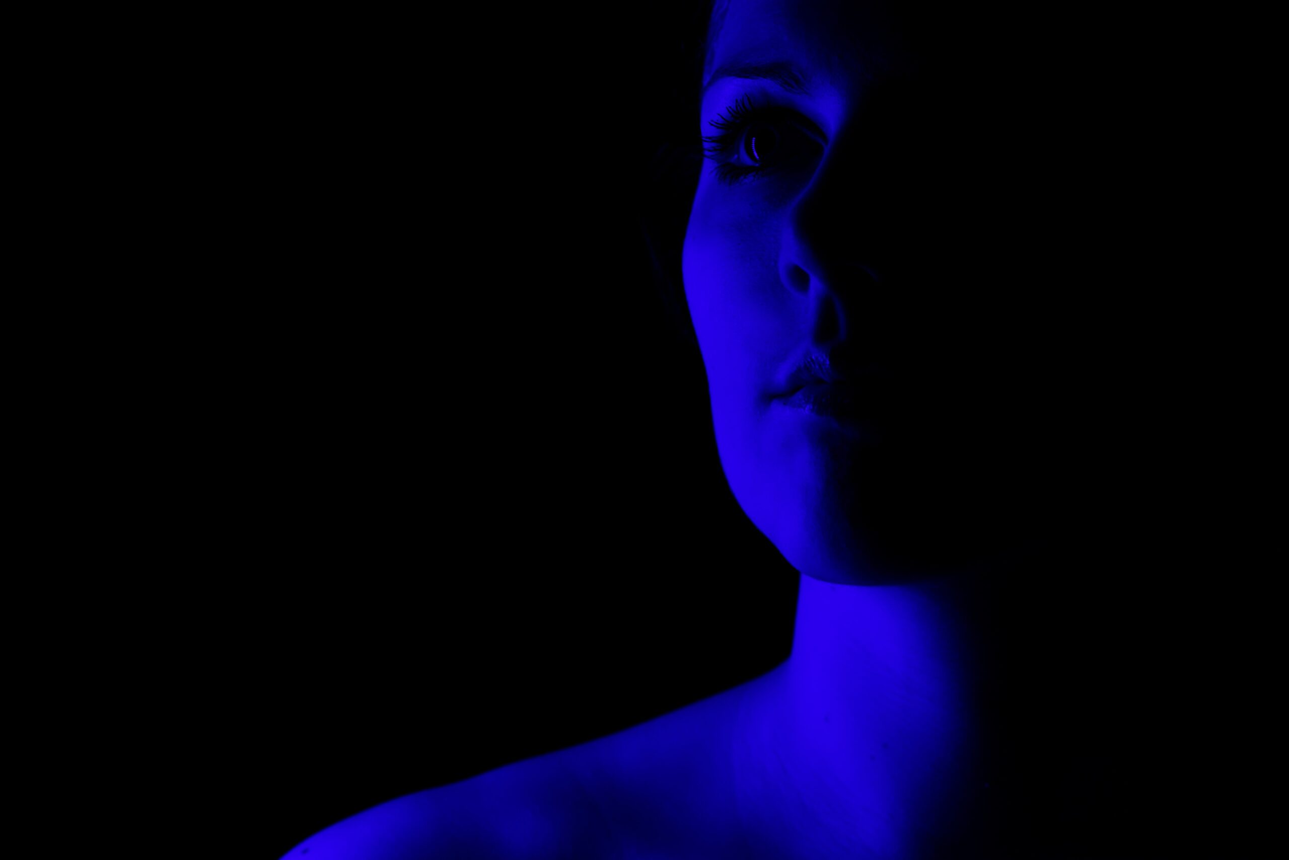 Unilever research shows 64% of people unaware of the impact of blue light  on the health of their skin