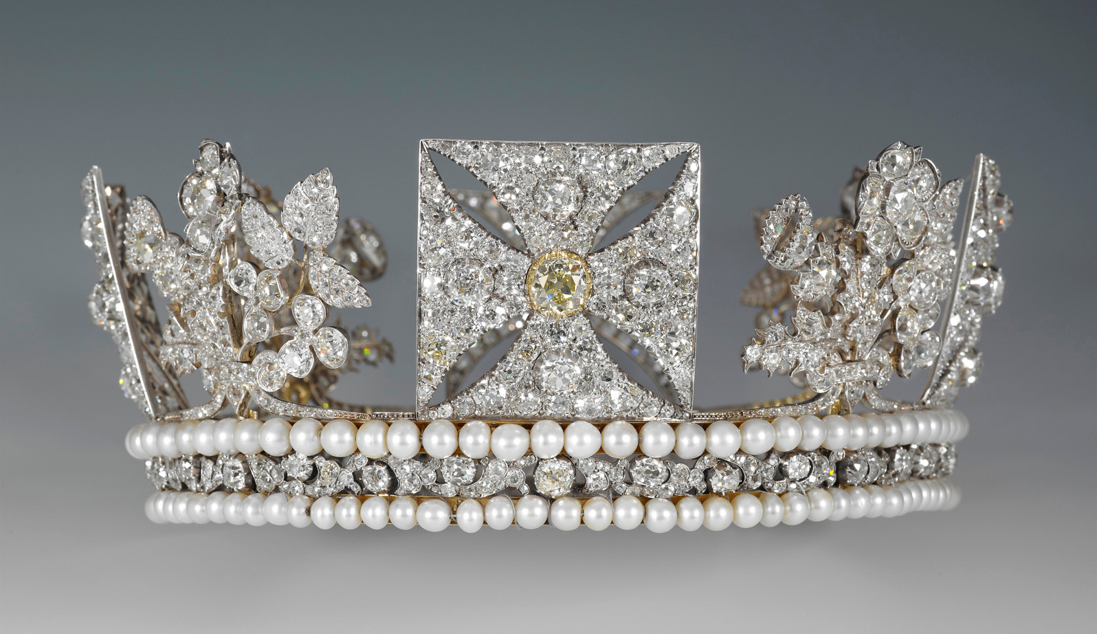 Her majesty the queen’s jewellery to feature in platinum jubilee displays at the official royal residences (1)