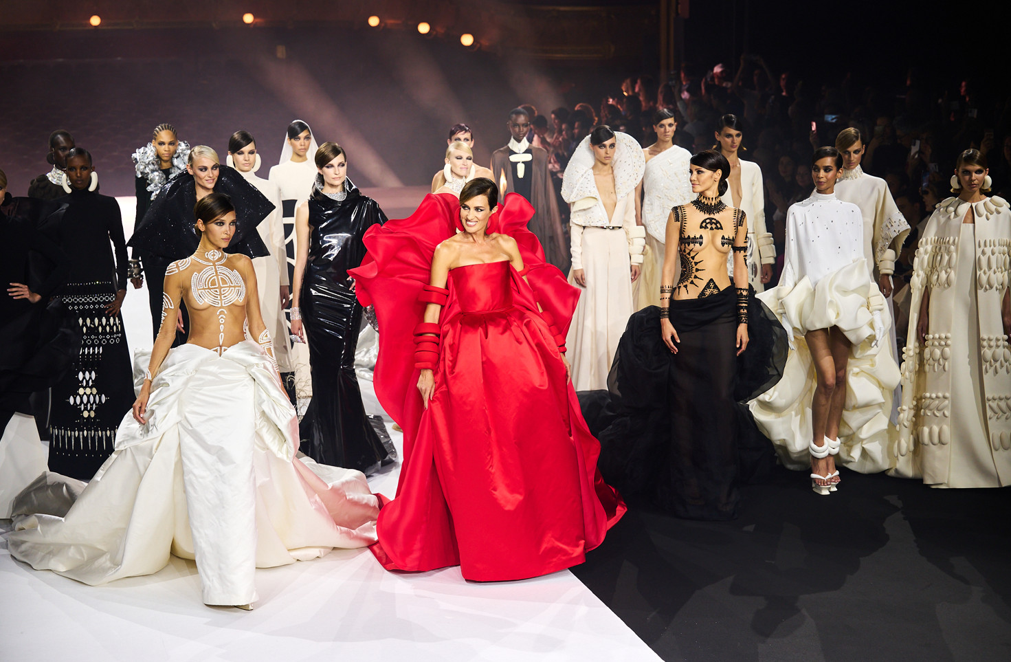 Stéphane rolland couture show fall winter 2022 2023 haute couture paris fashion week