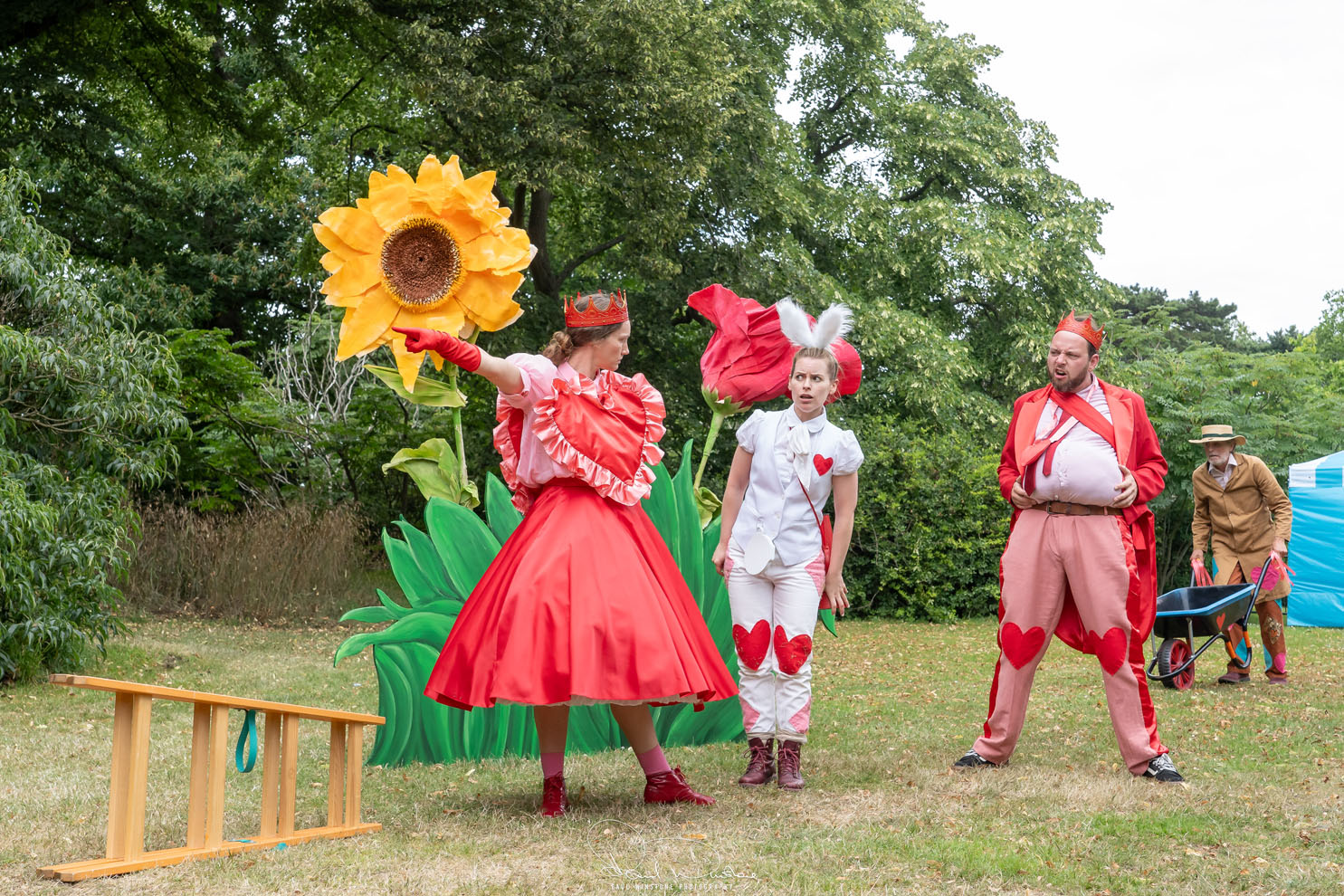 Theatre on Kew: Alice in wonderland